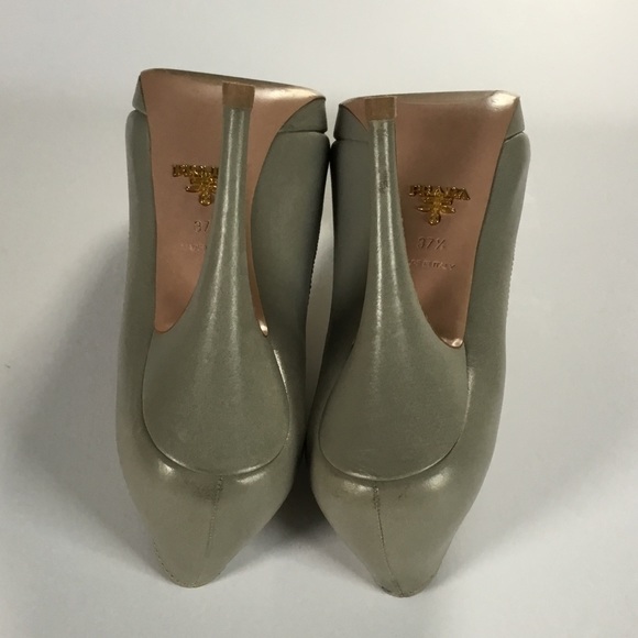 PRADA - Picture 10 of 16